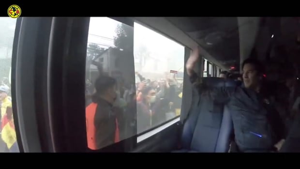 Solari joins in Club América fans’ chant